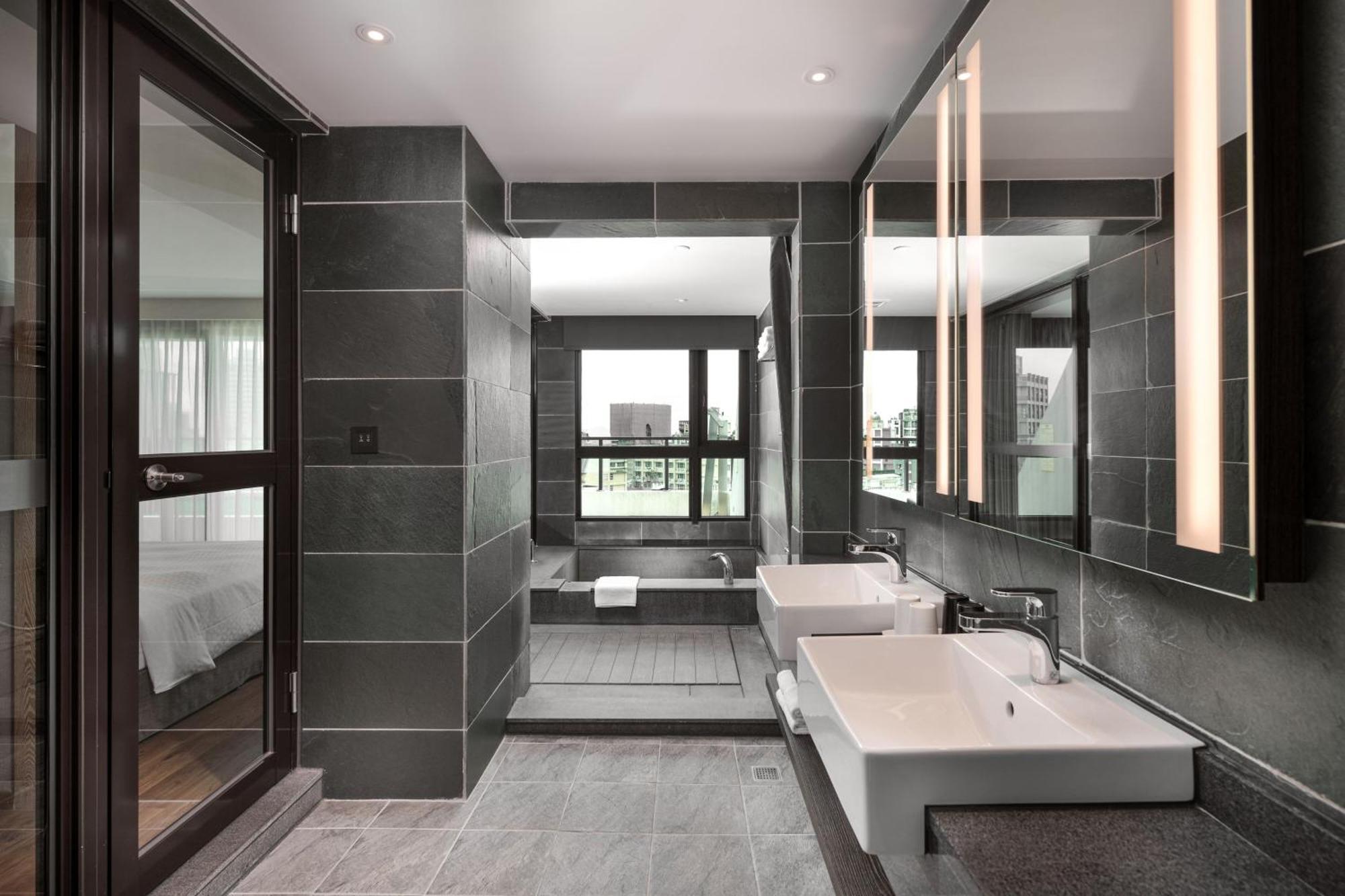 Four Points By Sheraton Yilan Jiaoxi Dış mekan fotoğraf
