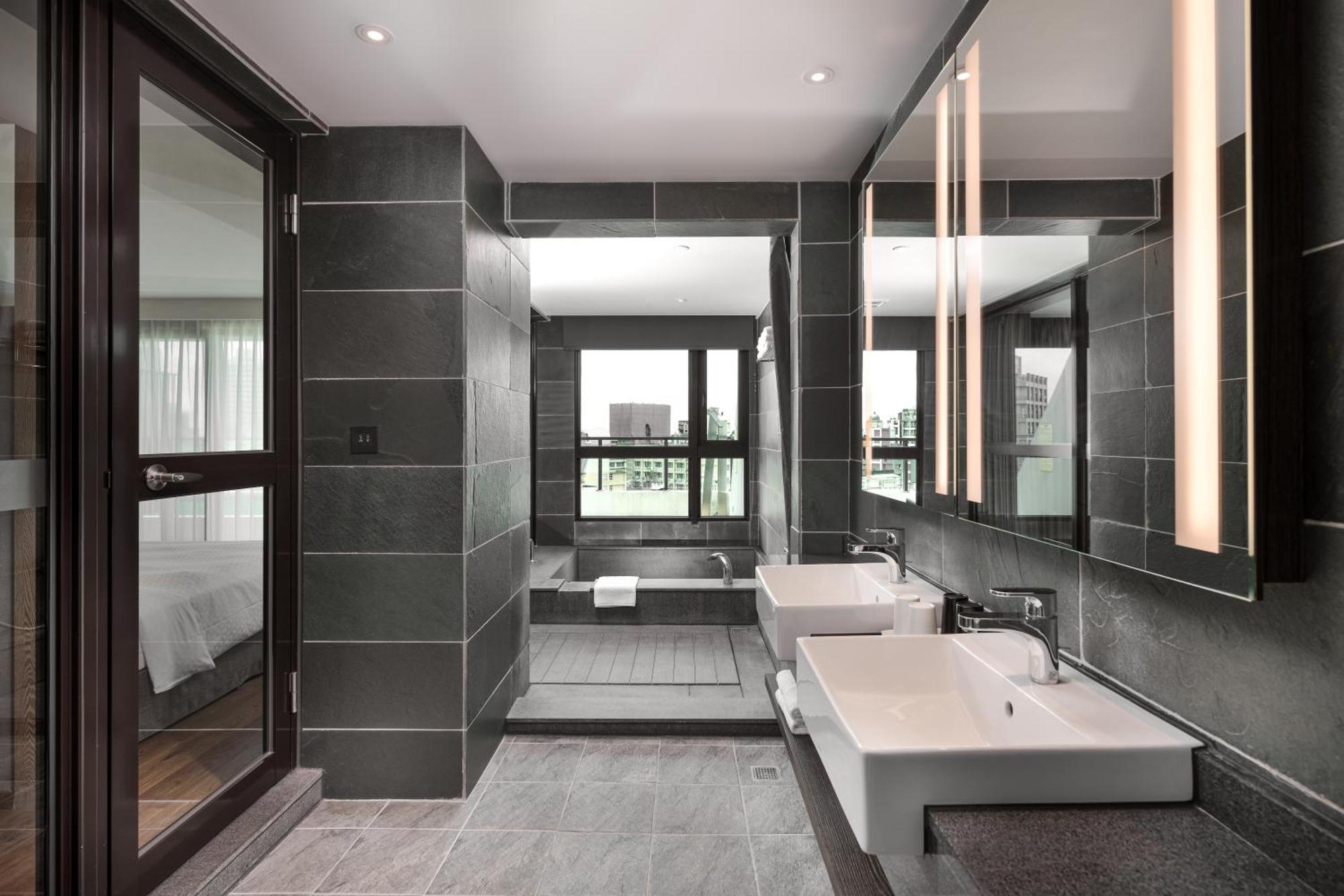 Four Points By Sheraton Yilan Jiaoxi Dış mekan fotoğraf